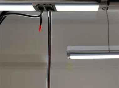 Jak okablować lampę fluorescencyjną bez startera