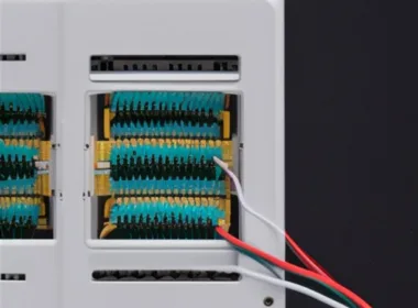 Jak podłączyć kabel światłowodowy do przełącznika Ethernet