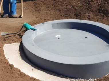 Jak wykonać okablowanie betonowego zbiornika na ścieki